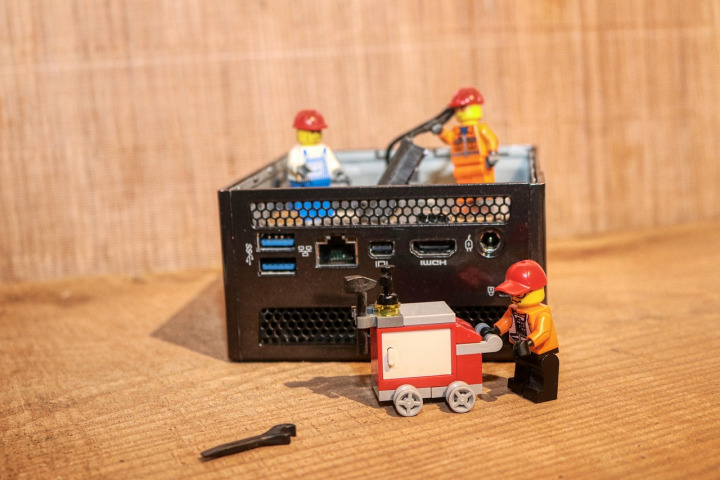 tv repair technician